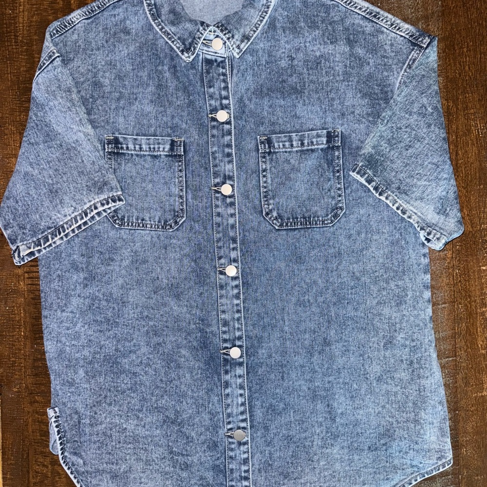 SHEIN Curve Ladies Blue Denim Casual Button Down Shirt, NWOT, size 1XL